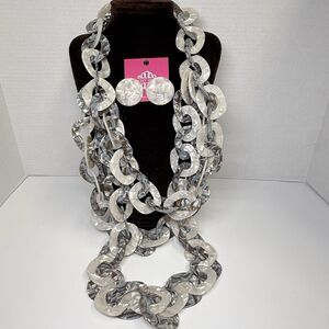 Sassy Jones Zaria’ Luxe Chain Necklace & Oversized Studs In White Grey New